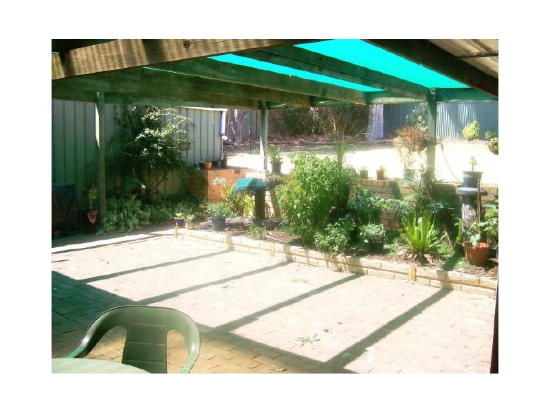 24 Leonard Road, Morphett Vale SA 5162