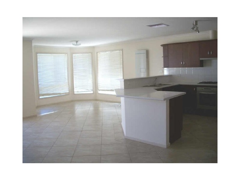 14 Yeltana Ave, Huntfield Heights SA 5163