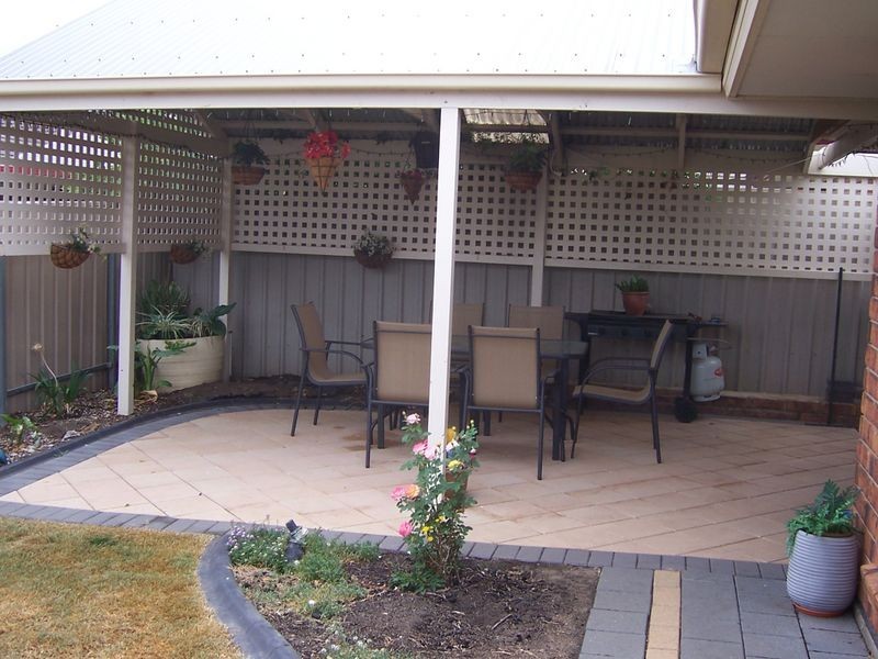 28 Talladira Way, Woodcroft SA 5162