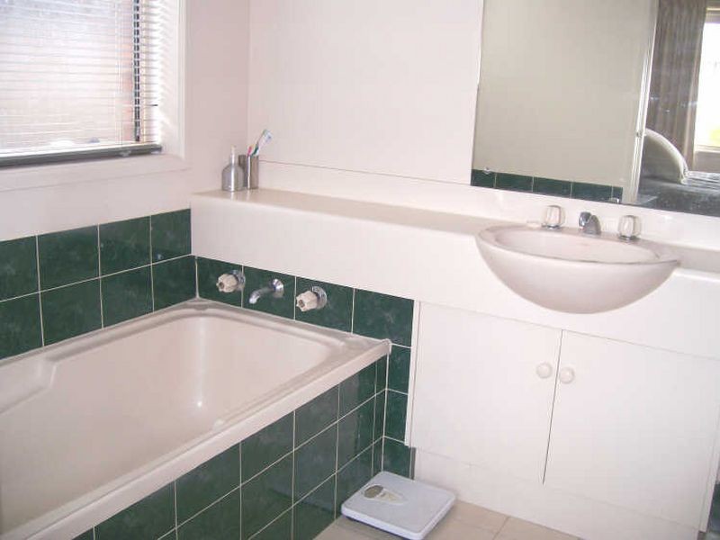 16 Yaldara Close, Woodcroft SA 5162