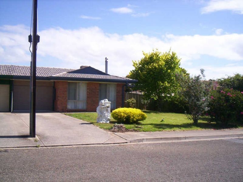 8 Chappel Ave, Morphett Vale SA 5162