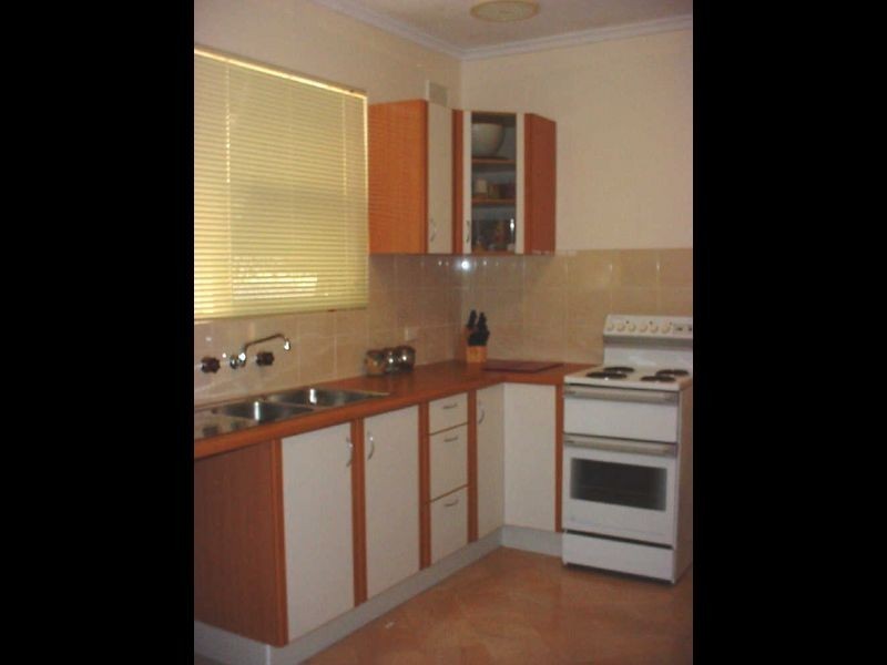 2 Attridge Rd, Morphett Vale SA 5162