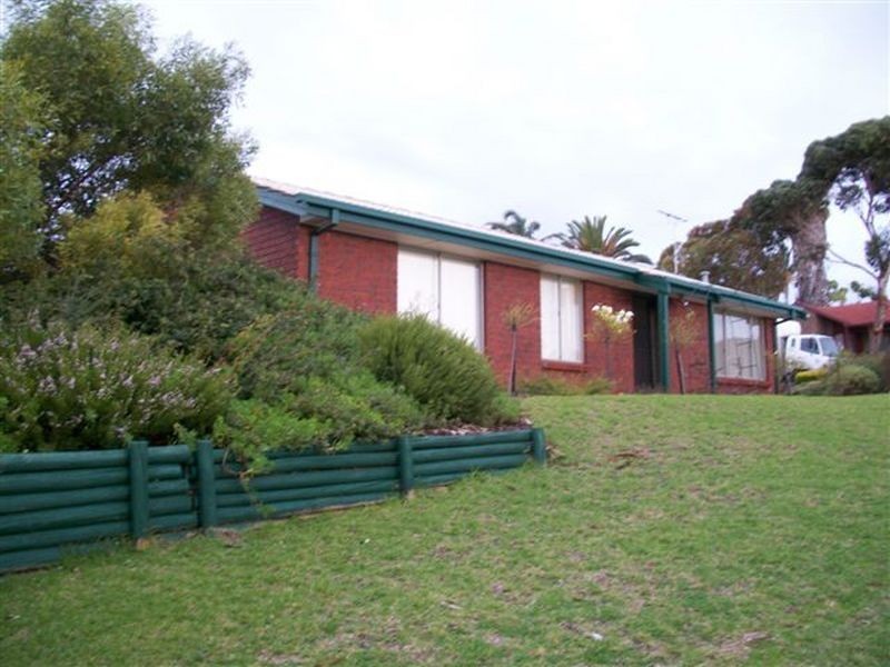 26 Featherstone Drive, Huntfield Heights SA 5163
