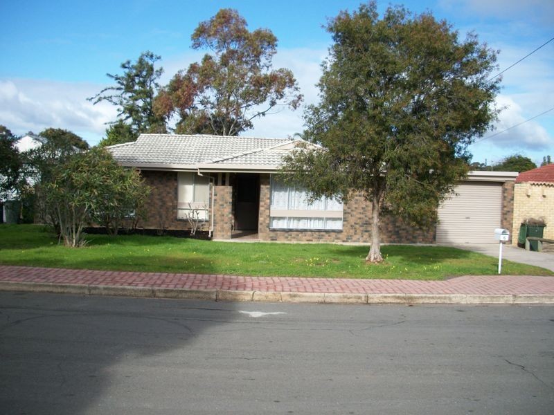 6 Pat Crescent, Morphett Vale SA 5162