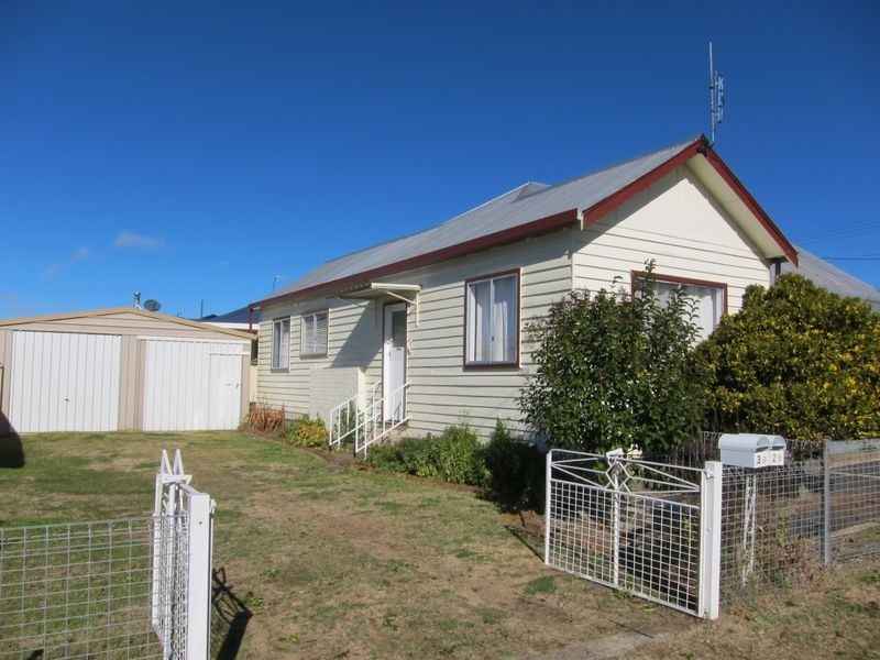 2/1 Short Street, Glen Innes NSW 2370