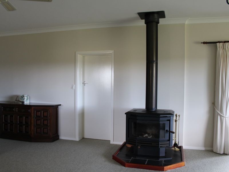 11 Caerleon Road, Glen Innes NSW 2370