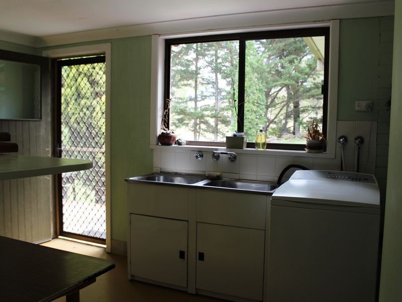 11 Caerleon Road, Glen Innes NSW 2370