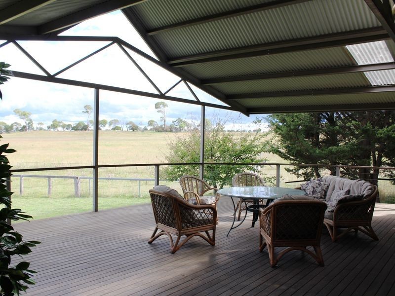 11 Caerleon Road, Glen Innes NSW 2370