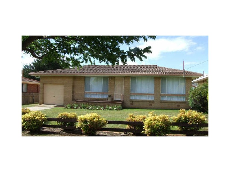 6 Lindsay Avenue, Glen Innes NSW 2370