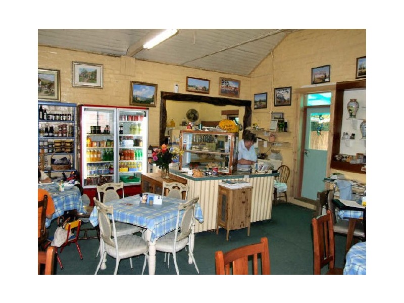 Blue Belle Cafe/80 New England Highway, Deepwater NSW 2371