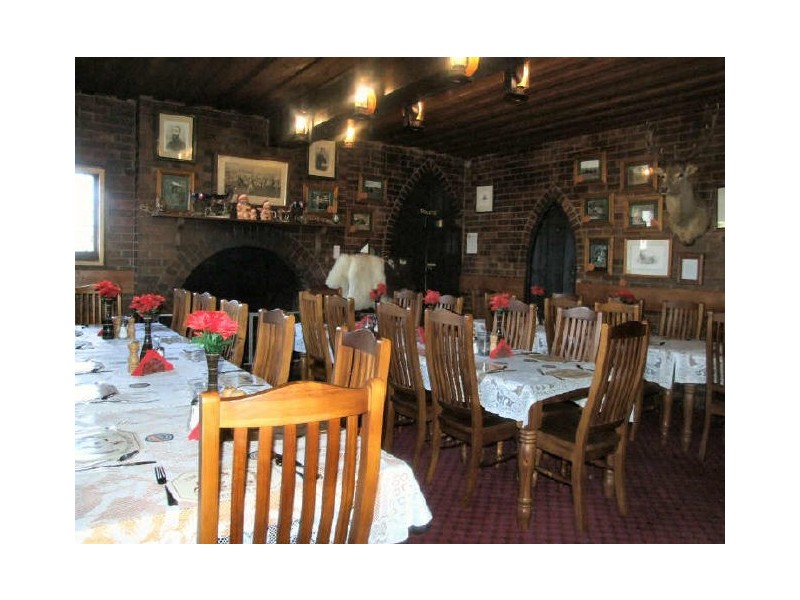 Red Lion Red Lion Tavern  New England Highway, Glencoe NSW 2365