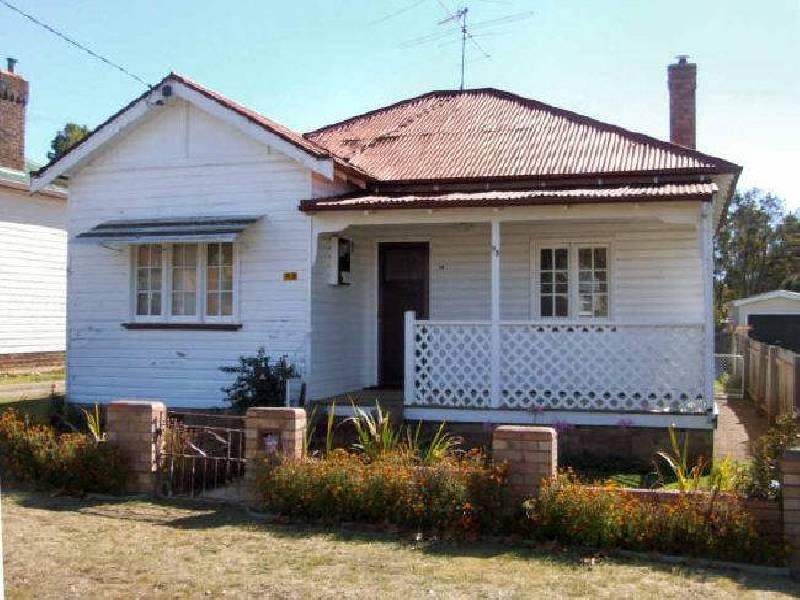 98 Bourke Street, Glen Innes NSW 2370