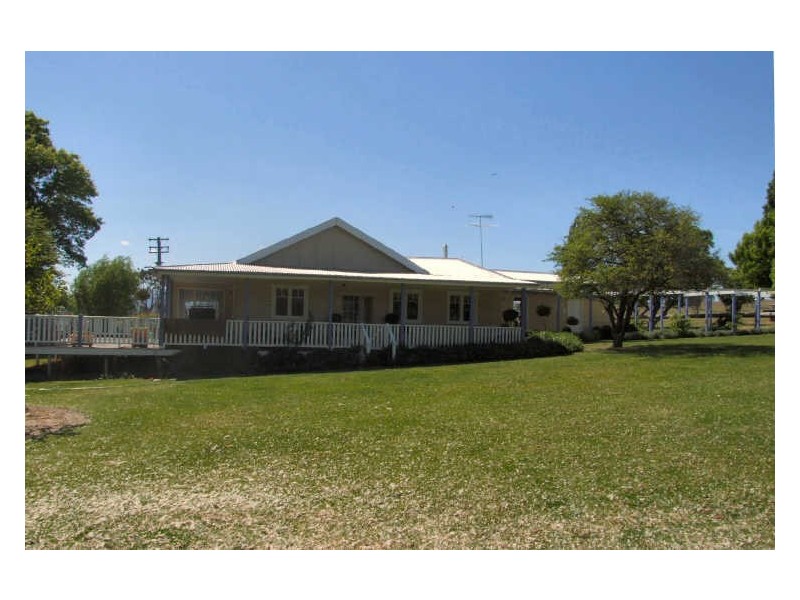 The Cottag New England Highway, Deepwater NSW 2371