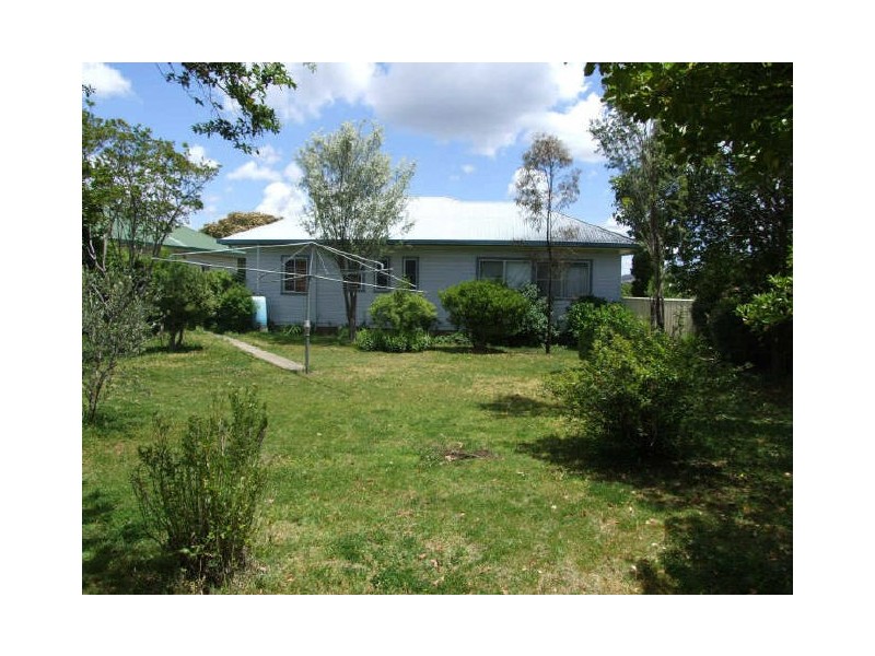 81 Coronation Avenue, Glen Innes NSW 2370