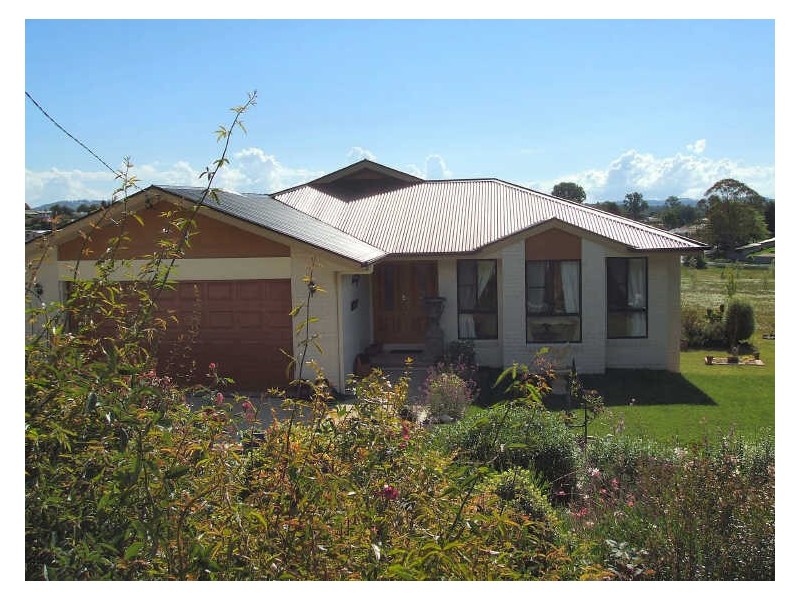 20 Bates Avenue, Glen Innes NSW 2370