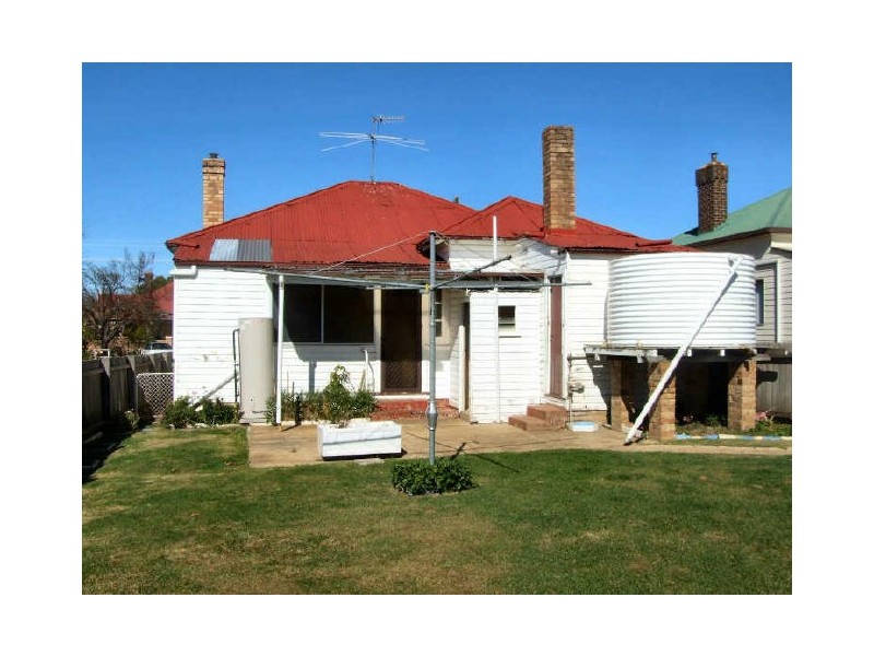 98 Bourke Street, Glen Innes NSW 2370