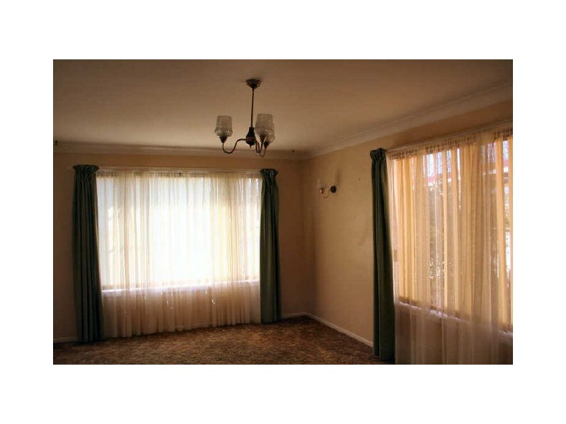 9 Lindsay Avenue, Glen Innes NSW 2370