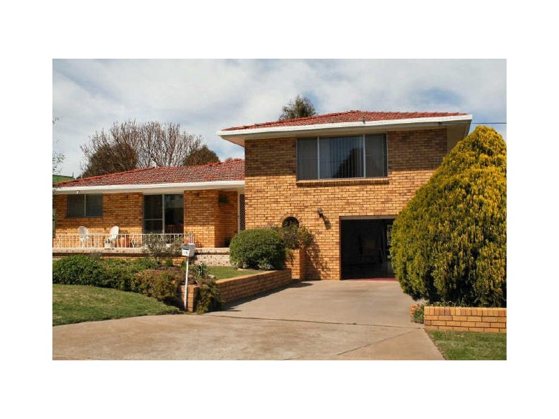 15 Glasson Street, Glen Innes NSW 2370