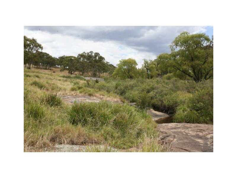 Amos Park Kookabookra, Glen Innes NSW 2370