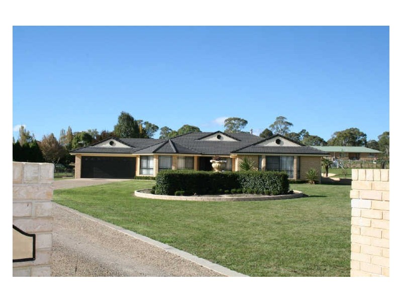 7 Carlisle Court, Glen Innes NSW 2370