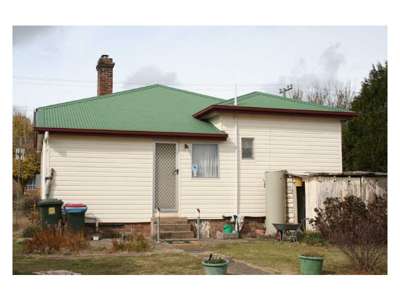 66 Derby Street, Glen Innes NSW 2370