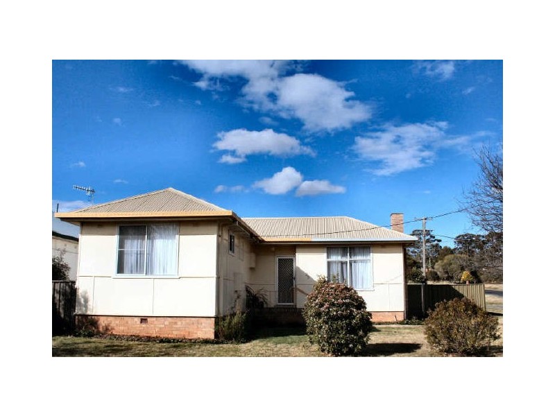 25 Lawrence Street, Glen Innes NSW 2370