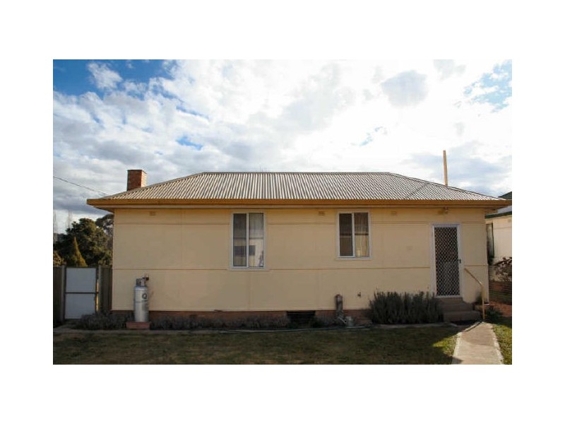25 Lawrence Street, Glen Innes NSW 2370