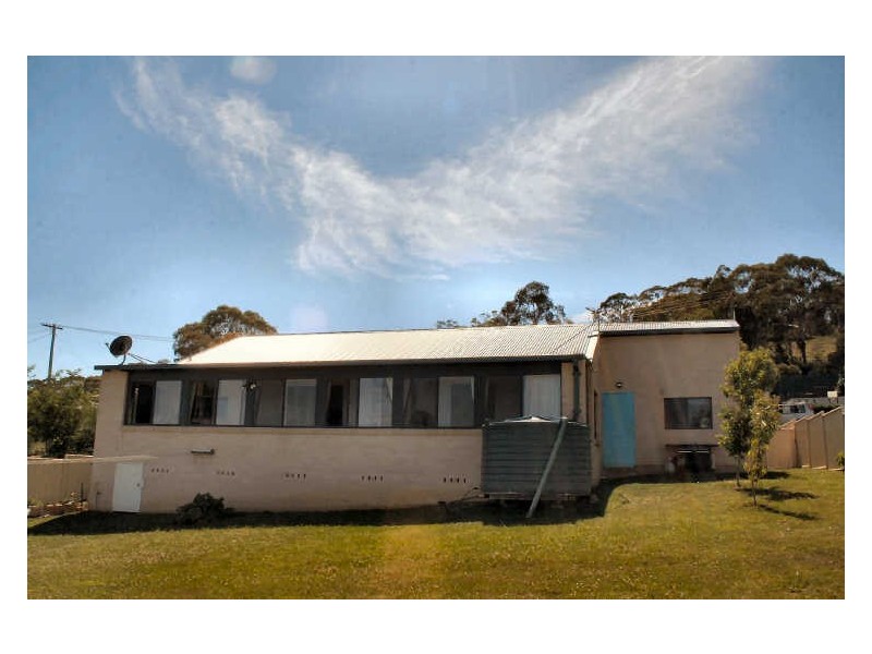 14 Bates Avenue, Glen Innes NSW 2370