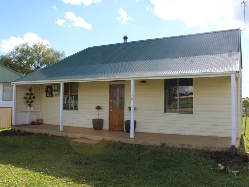 138 Coronation Avenue, Glen Innes NSW 2370