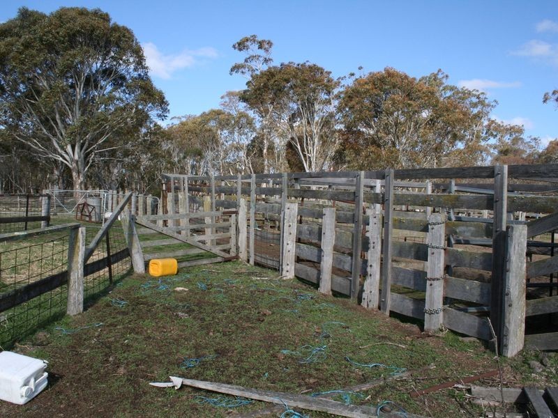 5567 New England Highway, Llangothlin NSW 2365