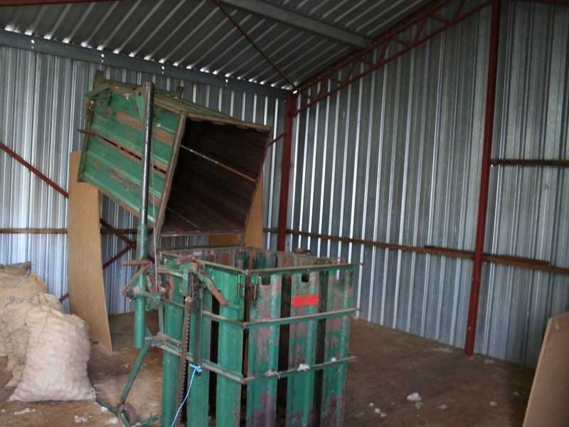 5567 New England Highway, Llangothlin NSW 2365