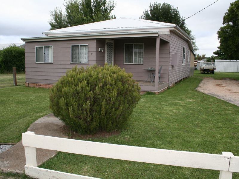9 Meurant Street, Glen Innes NSW 2370