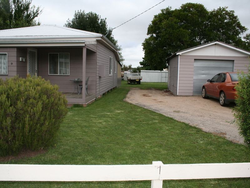 9 Meurant Street, Glen Innes NSW 2370