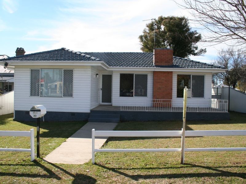 30 Walter Street, Glen Innes NSW 2370