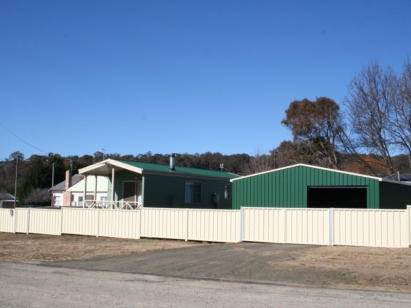 8A Meurant Street, Glen Innes NSW 2370