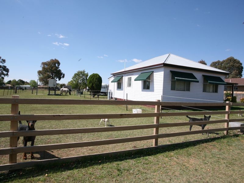 78 Lang Street, Glen Innes NSW 2370