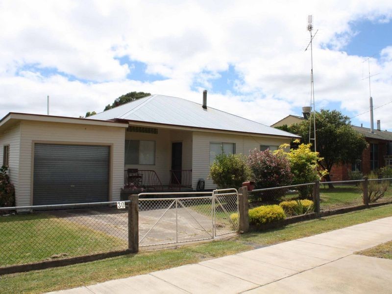 30 Park Street, Emmaville NSW 2371