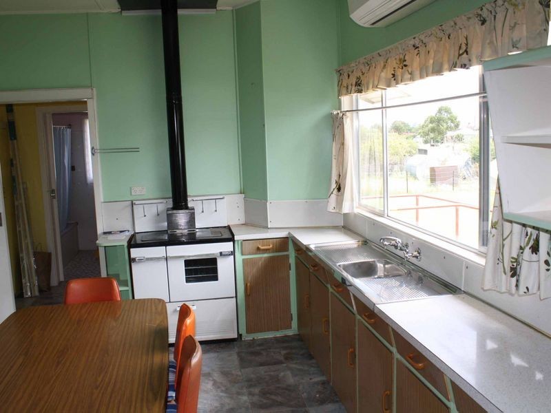 30 Park Street, Emmaville NSW 2371