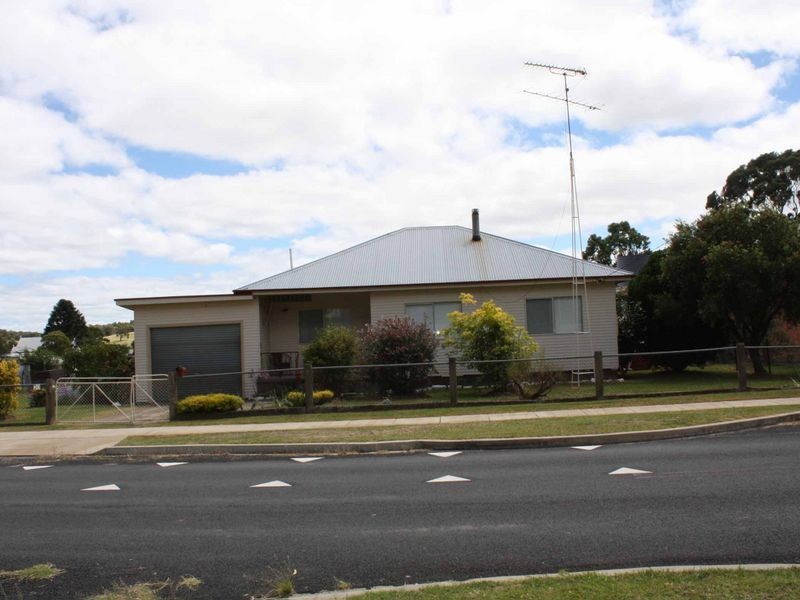 30 Park Street, Emmaville NSW 2371