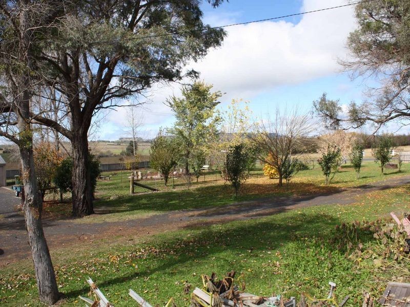 13 Surrey Park, Glen Innes NSW 2370