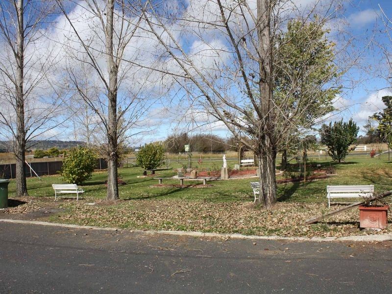 13 Surrey Park, Glen Innes NSW 2370