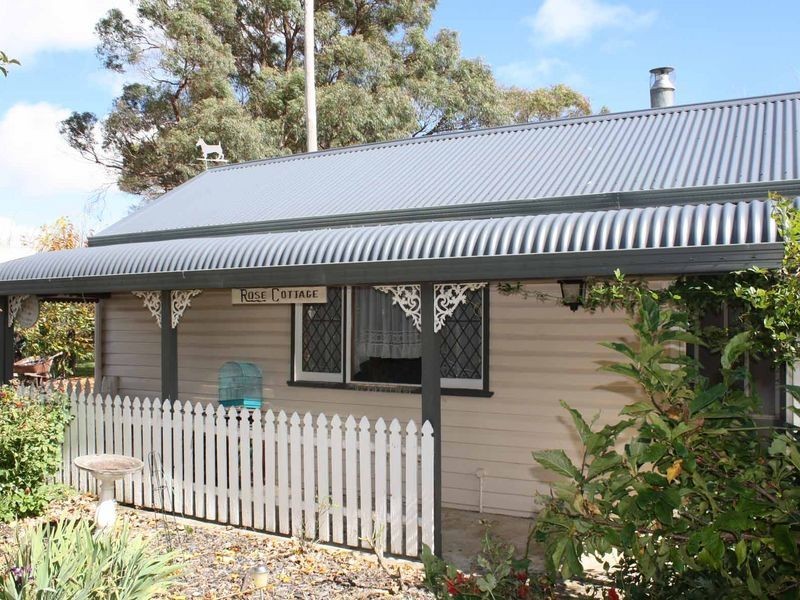 13 Surrey Park, Glen Innes NSW 2370