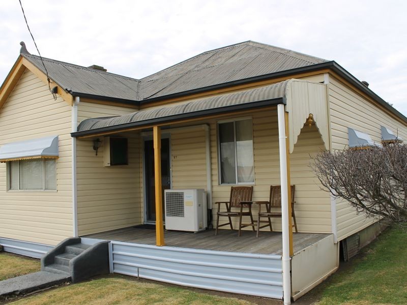 27 Church St, Glen Innes NSW 2370