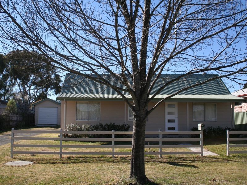 51 Grey Street, Glen Innes NSW 2370
