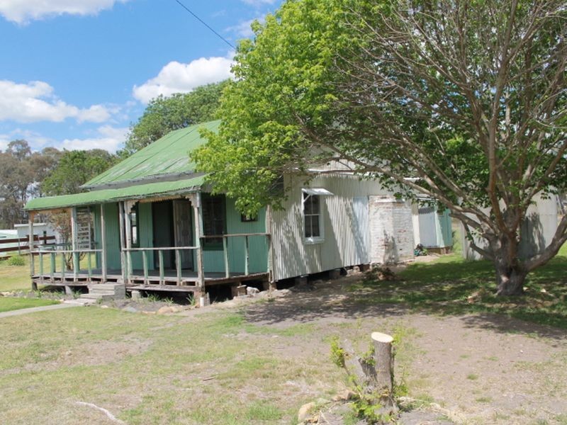 30 Inverell Rd, Emmaville NSW 2371