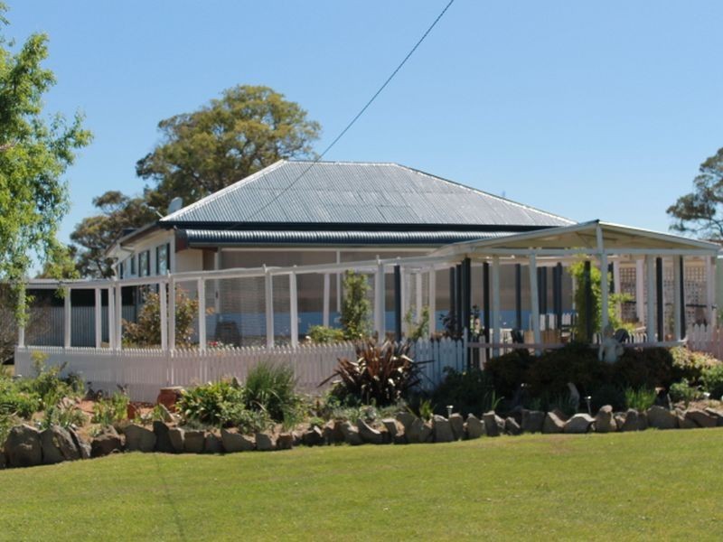 56-58 Victoria Street, Glen Innes NSW 2370