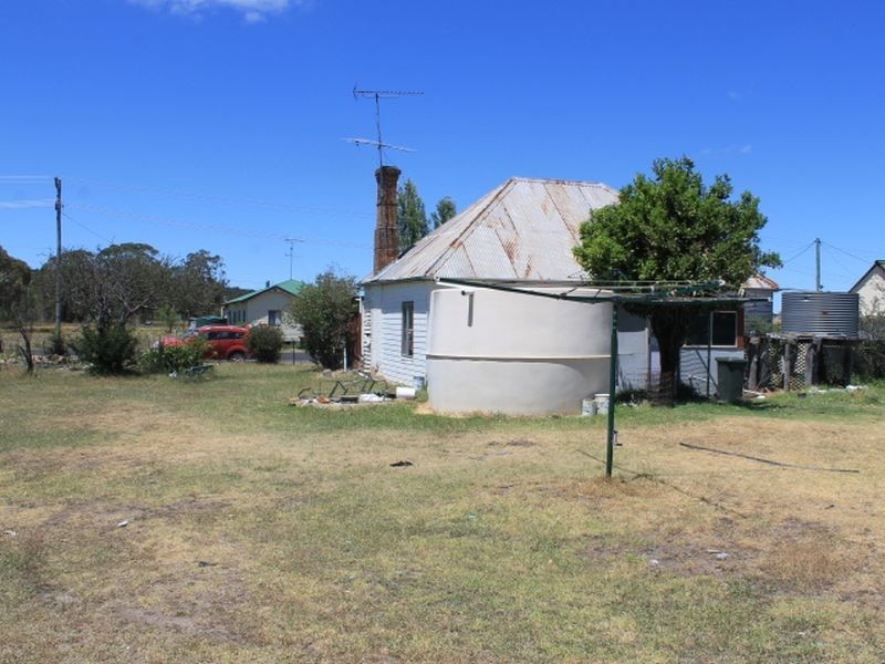 16 Irby Street, Emmaville NSW 2371