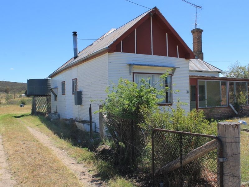 16 Irby Street, Emmaville NSW 2371