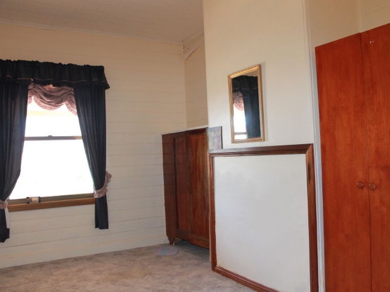 81 Moore Street, Emmaville NSW 2371