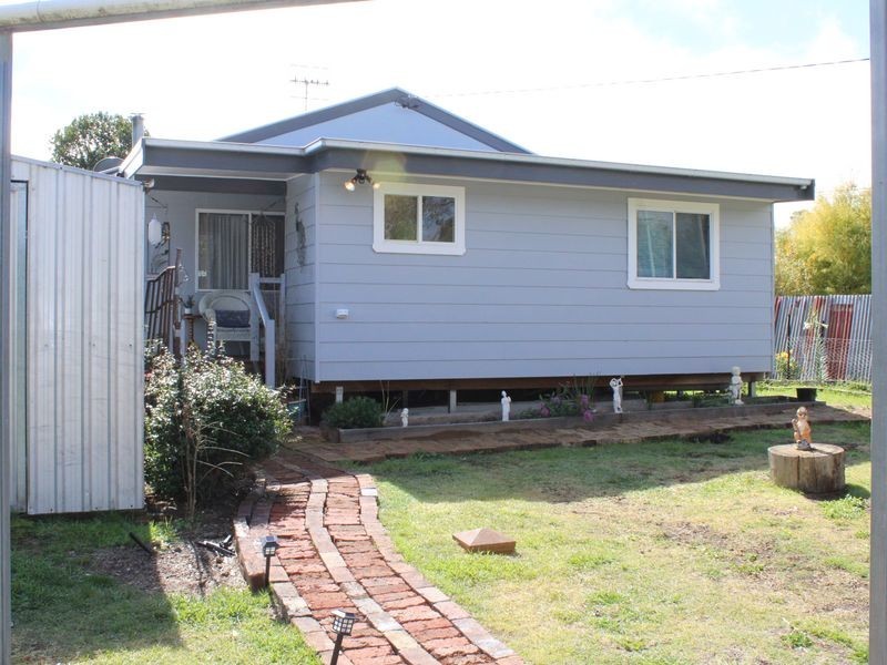 12 Moredun Road, Ben Lomond NSW 2365